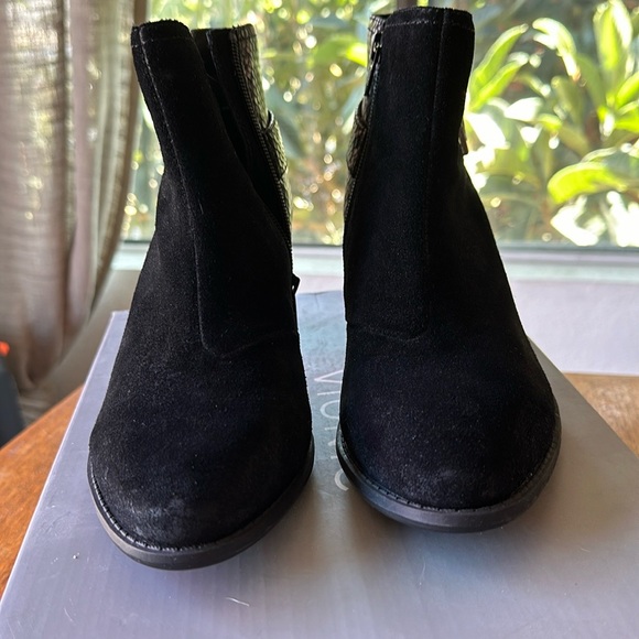 Vionic booties - Picture 6 of 9